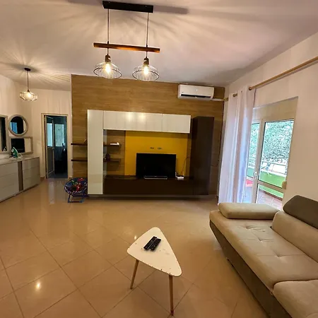 Apartment Rezidenca Dielli Qerret *